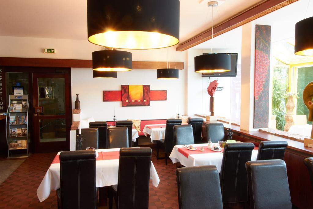 Hotel & Restaurant Seehof Podersdorf am See Exterior photo